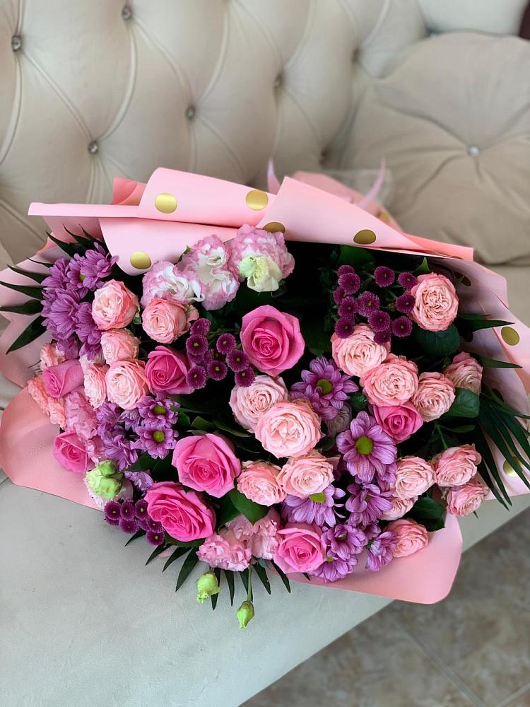 Букет цветов из: Хризантемы, Розы и Лизиантусы в Спасс