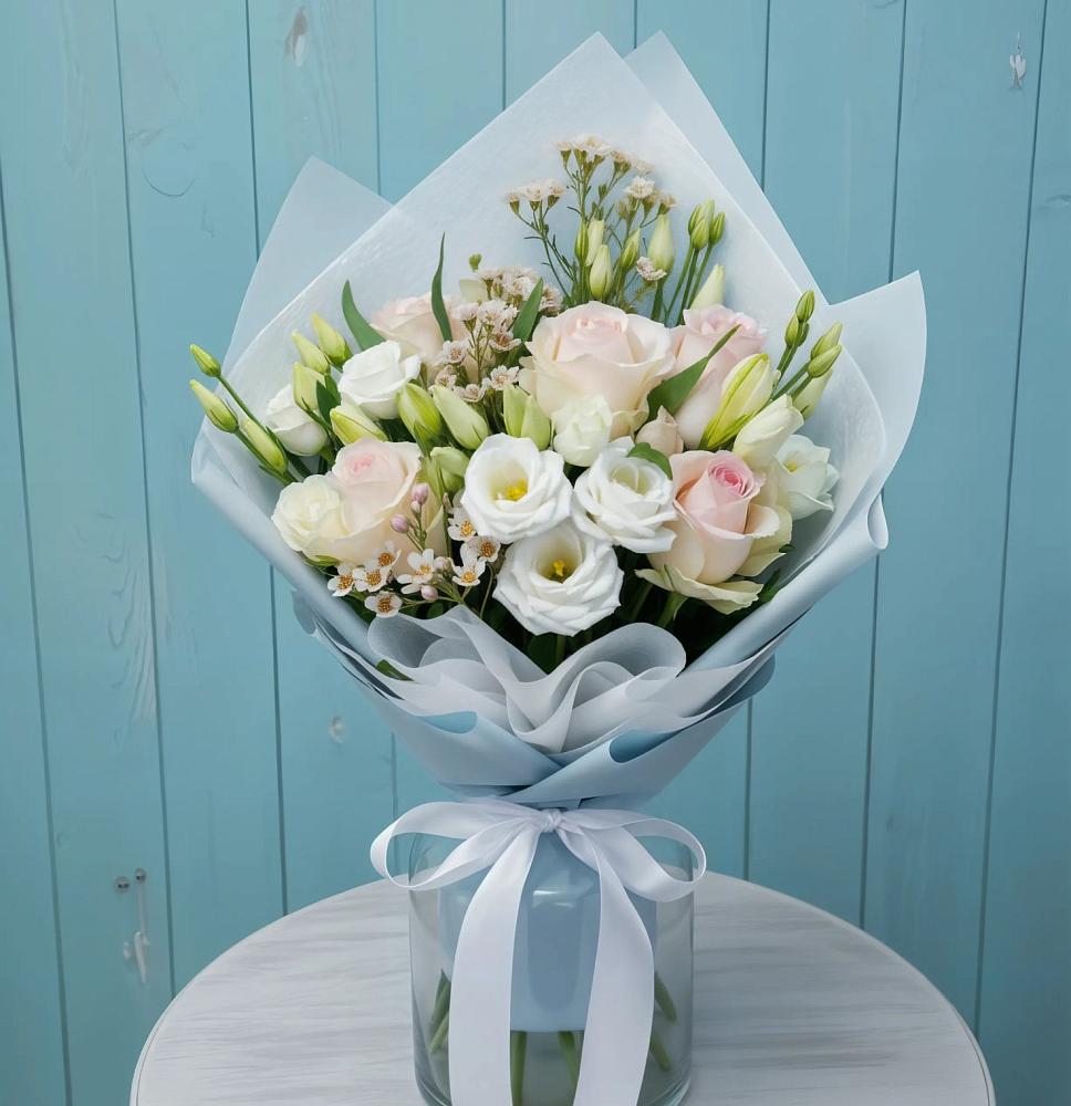 Букет цветов из: Розы и Лизиантусы в Спасс