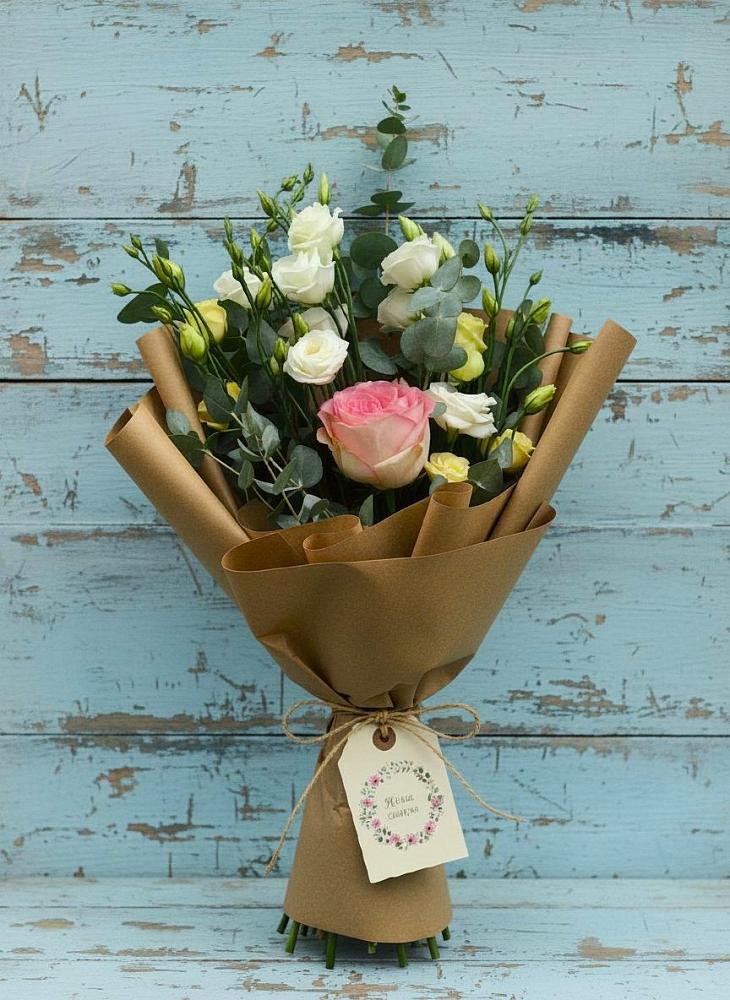 Букет цветов из: Розы и Лизиантусы в Спасс